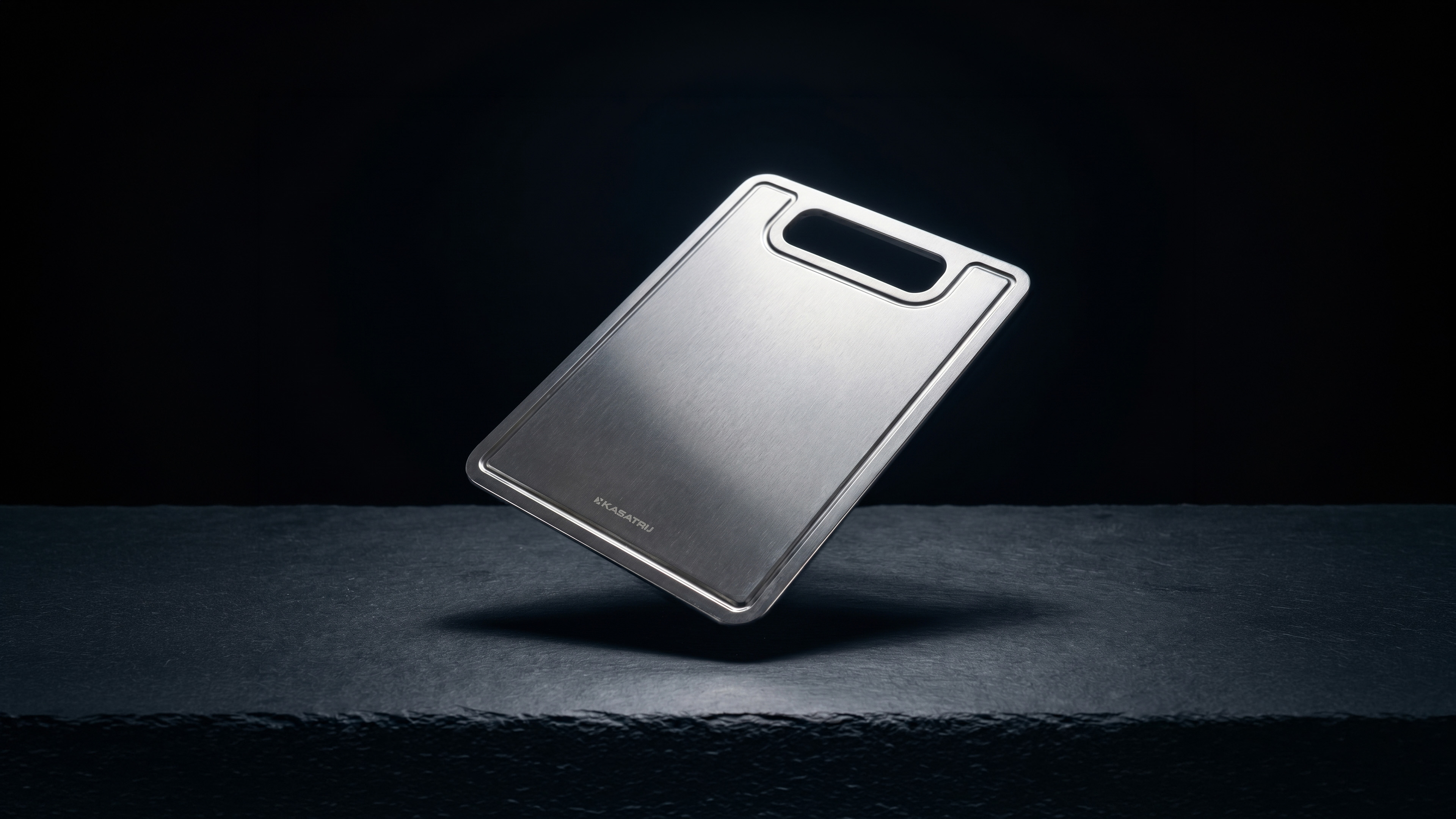 KASATRIJ product features — toxin-free, knife-safe, dishwasher safe